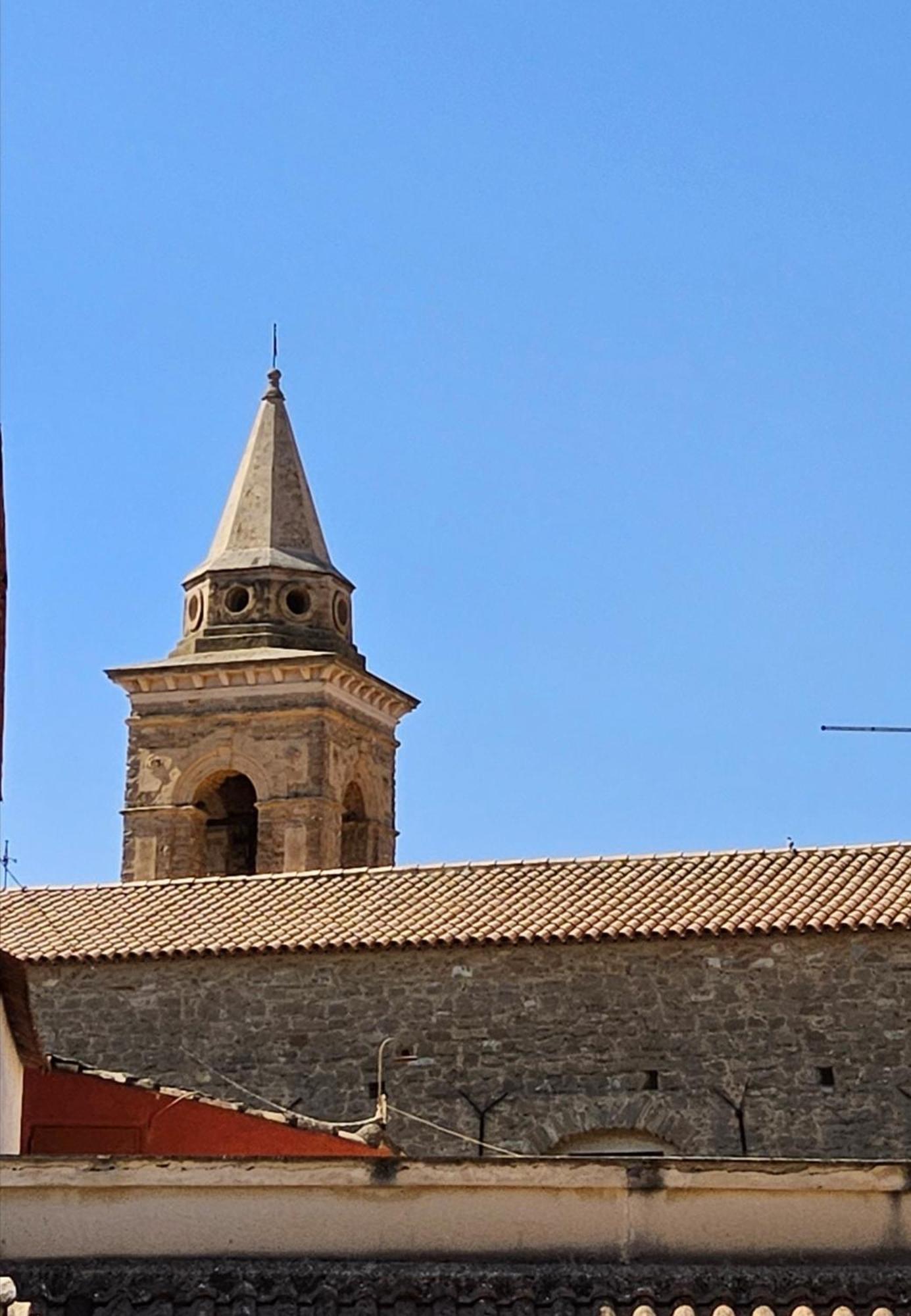 Appartamento Al Cortile Del Pozzo Delia Esterno foto